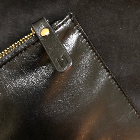 NWOT Hourglass Vegan Leather Makeup Bag + SAMPLES - Picture 4 of 8